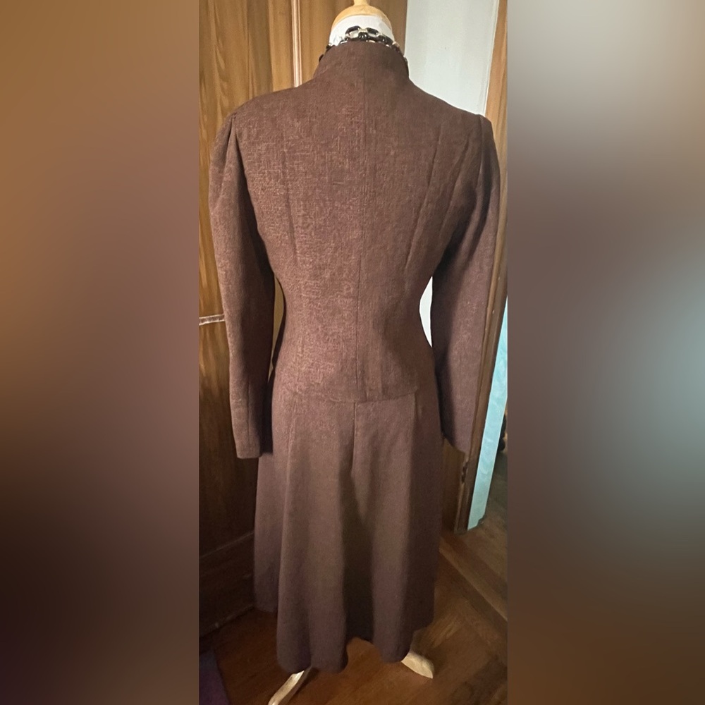 RIHOAS Brown Tweed Suit with Gold Buttons - Picture 8 of 16